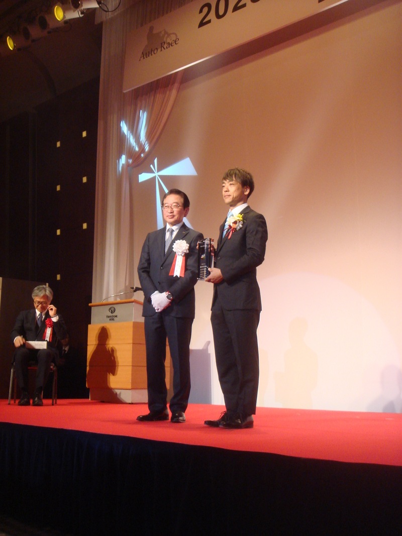 青山受賞.JPG
