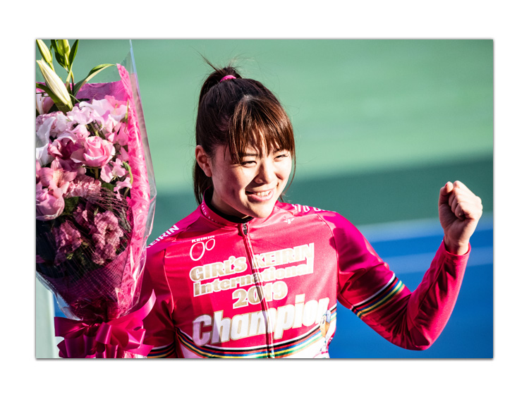 小林優香選手(福岡)直筆サイン入り年賀状
